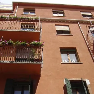 ** Affittacamere Alloggi Agli Artisti Italia
